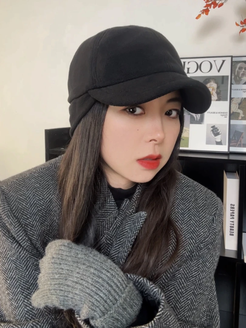 冬季时尚百搭保暖纯色护耳鸭舌帽帽子女