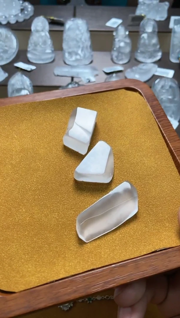 【闪购商品】石英质玉原石未镶嵌0001