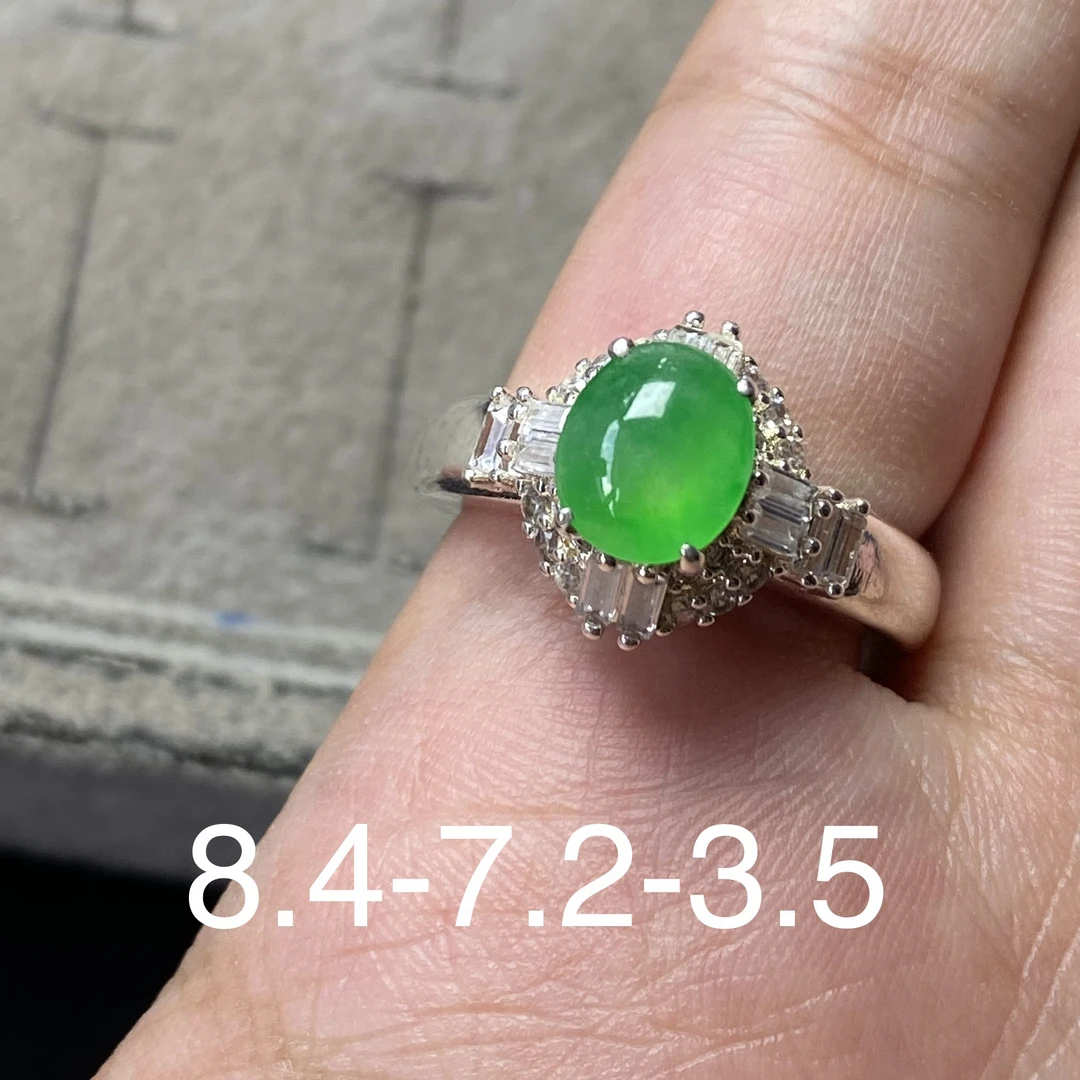 天然缅料翡翠甜阳绿蛋面男女戒面甜美清爽无纹裂可设计镶嵌