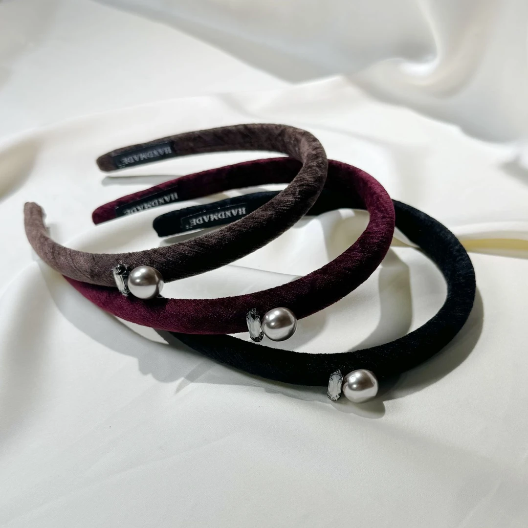 东大门  雅丹【秋冬新款】手工小香风丝绒闪钻珠珠发箍 2281