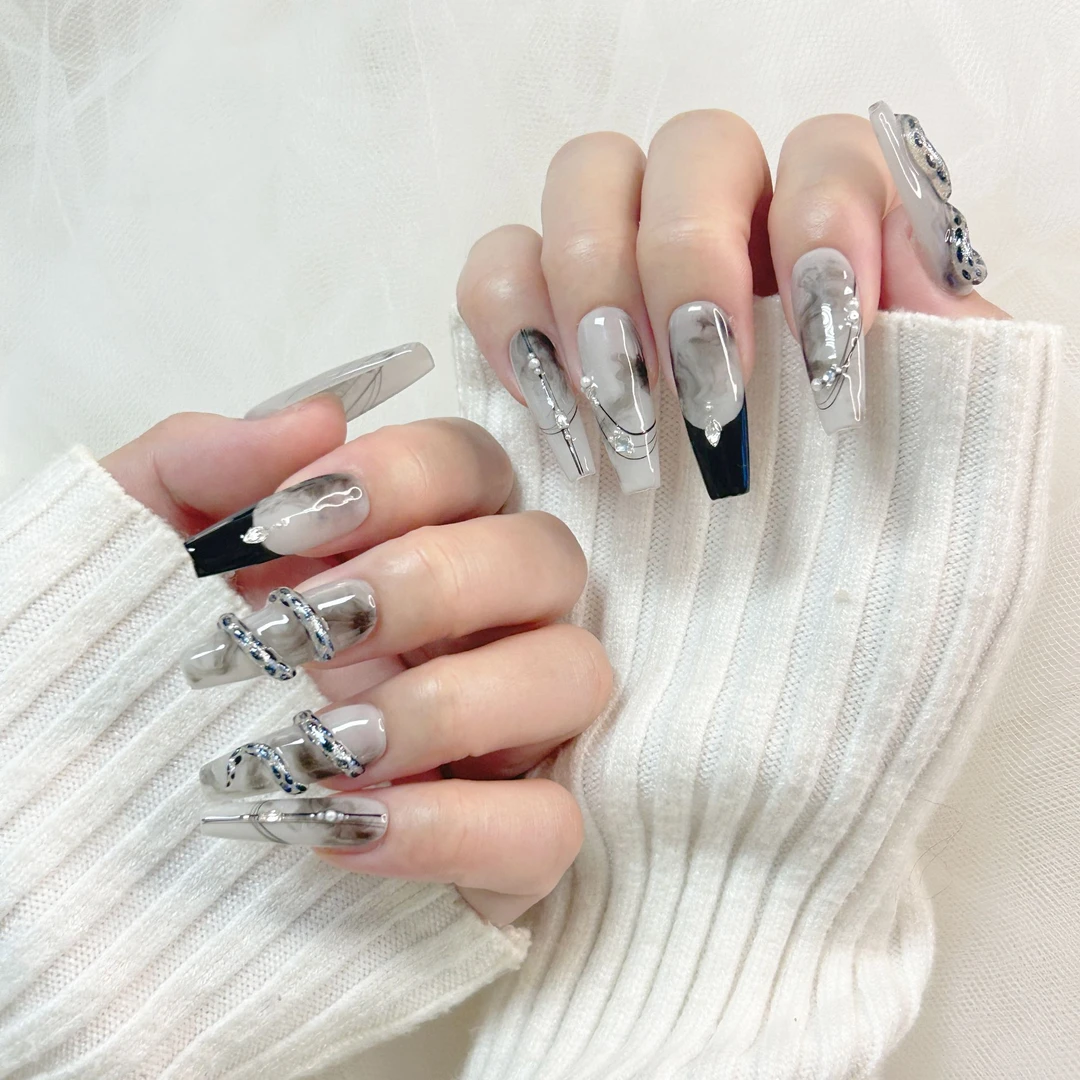 普瑞缇宝格丽蛇年黑色高级氛围感法式长款独特显白小众气质穿戴甲