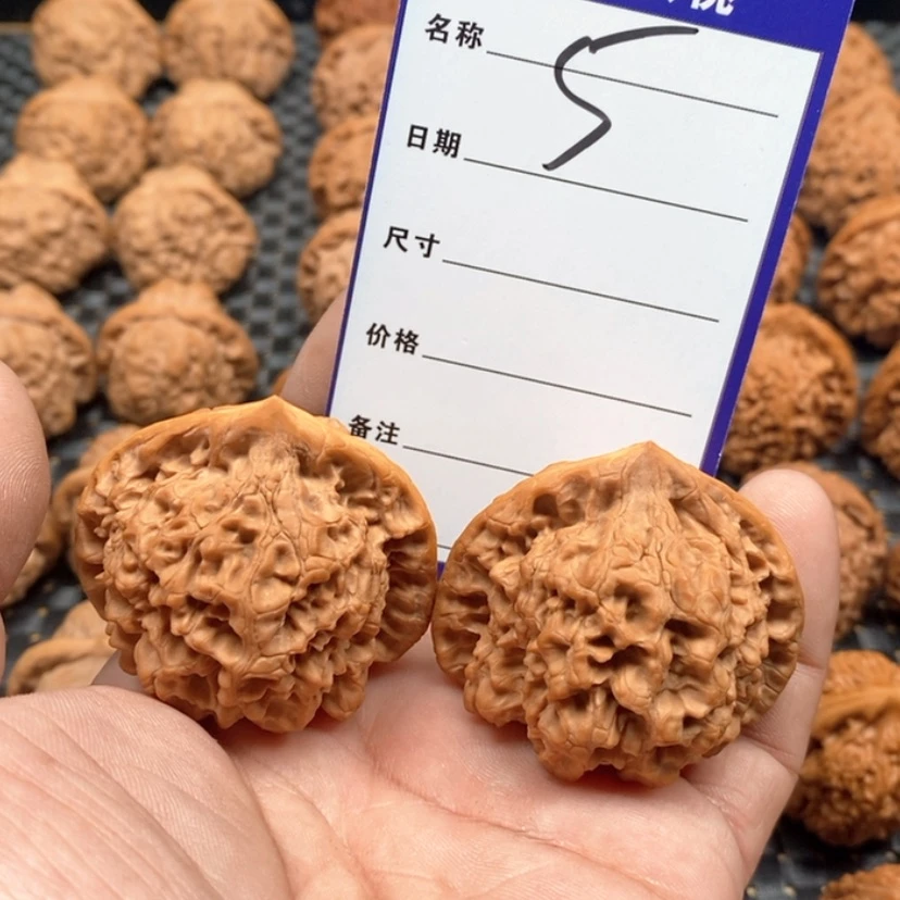 【闪购商品】文玩核桃把件不***见