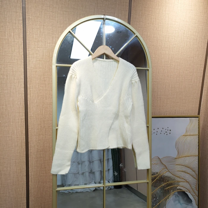 AC567孕妇米白色毛衣90-115