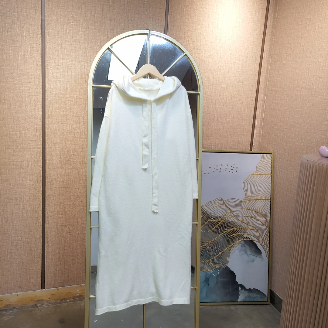 AC725孕妇白色毛衣裙100-150 小脏