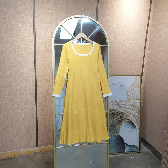 AC501孕妇黄色针织裙90-125