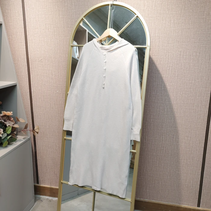 AD705孕妇杏色毛衣裙90-140小勾丝