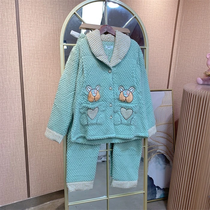 LC70绿色孕妇衣两件套L100-130XL140XXL150