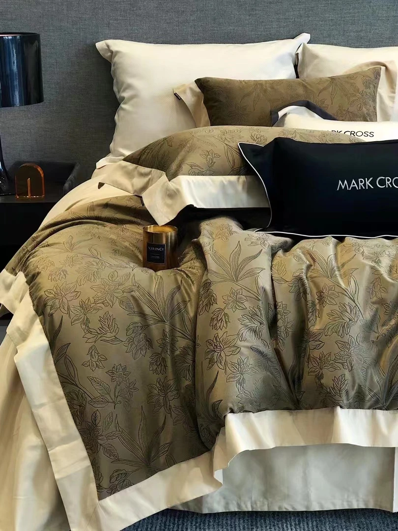 MC  玛洛驰 奢享云柔 丝绒鎏金款四件套 宽边大拼角  烫金压花