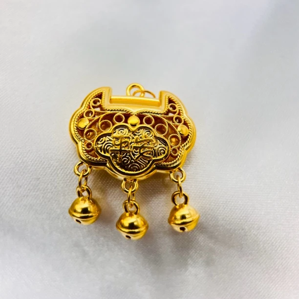 足金饰品/平安快乐锁包/1.50/1B5B0920/h