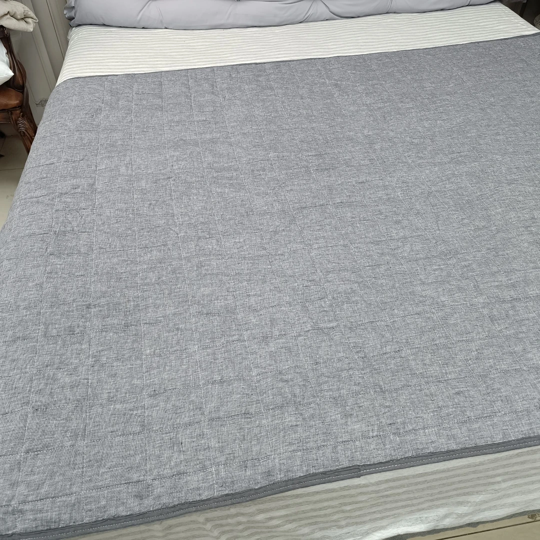 R002外贸尾货【100麻面料】床盖褥子绗缝柔软简约舒适1.4*2