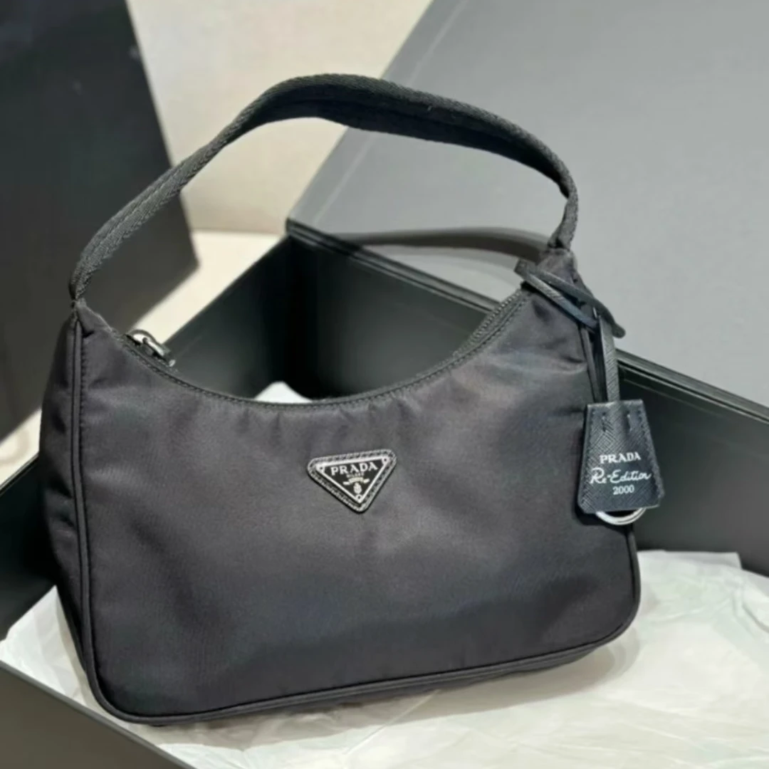 99新 Prada/普拉达 黑色2000尼龙帆布hobo