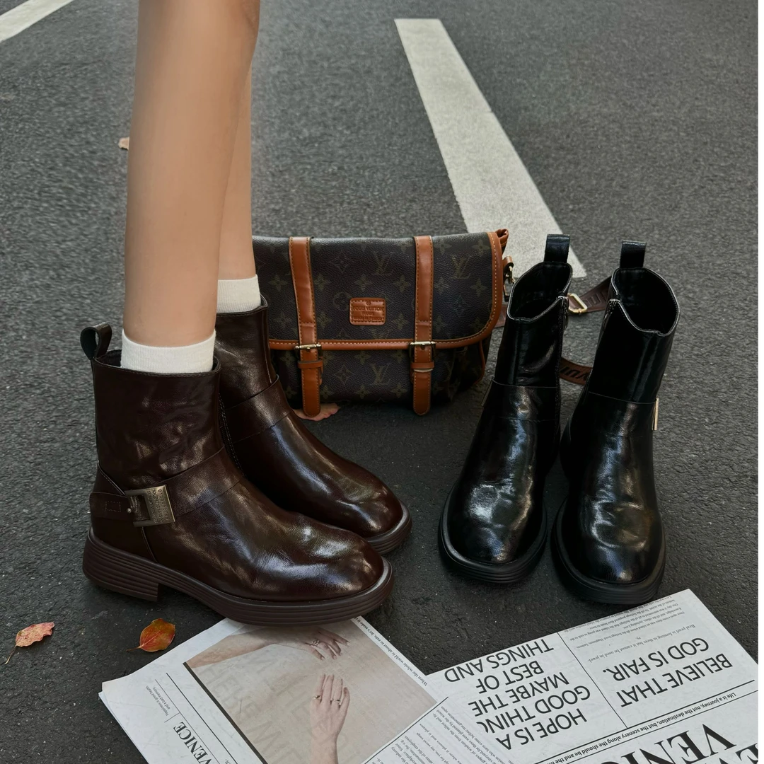 【街头】2024冬季新款英伦风皮带扣机车靴粗跟复古马丁靴 2066