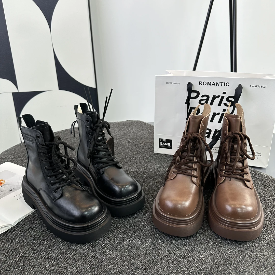 2024冬季新款英伦风复古厚底百搭休闲时尚马丁靴 5679