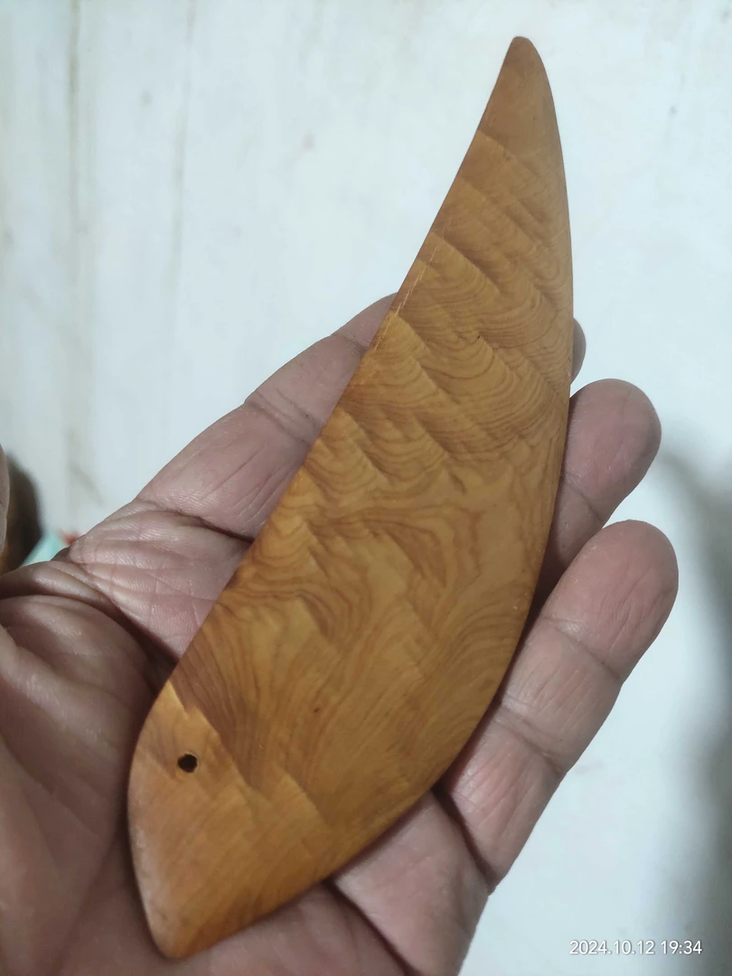 崖柏雕刻随形小把件