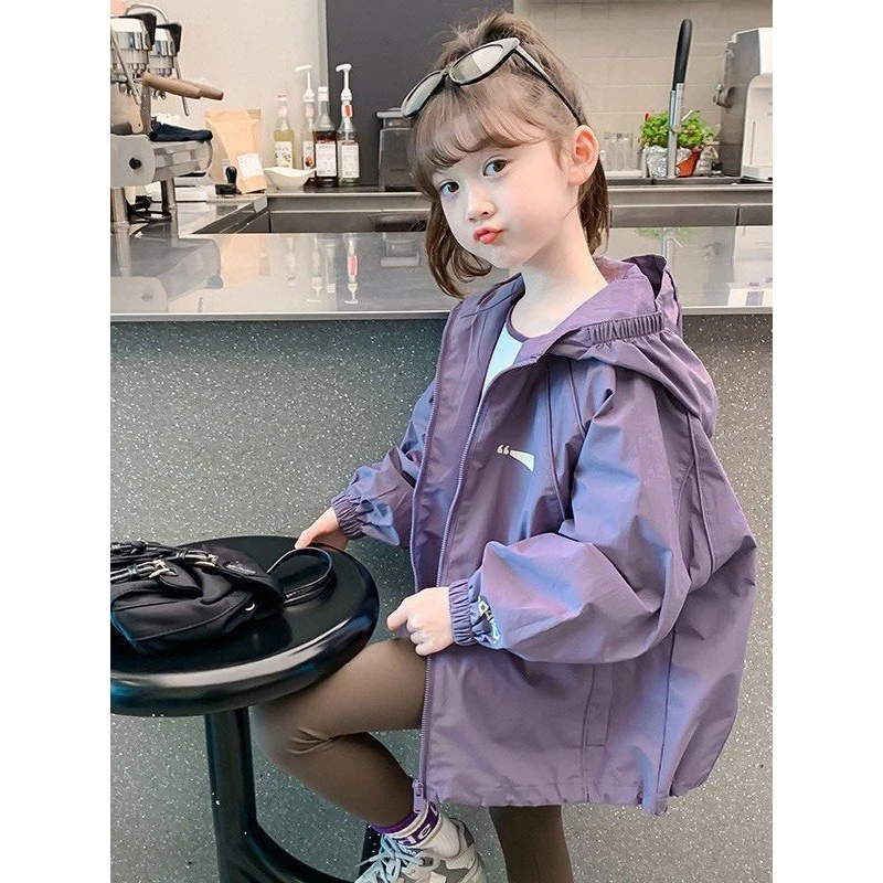女童冲锋衣外套秋装2025新款洋气儿童春秋款小女孩运动连帽上衣潮