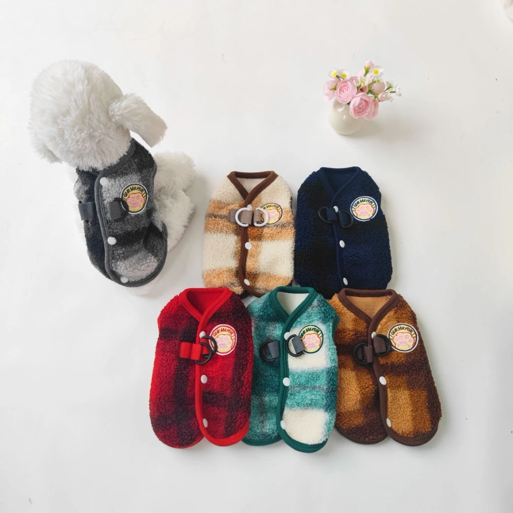 狗狗衣服秋冬装厚款猫咪颗粒绒格子马甲背开扣牵引小型犬泰迪宠物