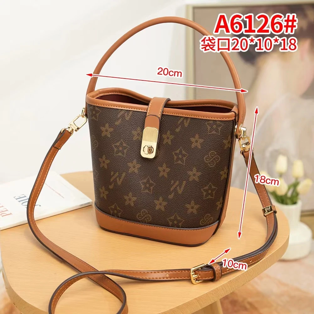 JV/优草坊新款水桶包经典时尚百搭休闲轻奢斜跨高品质女包