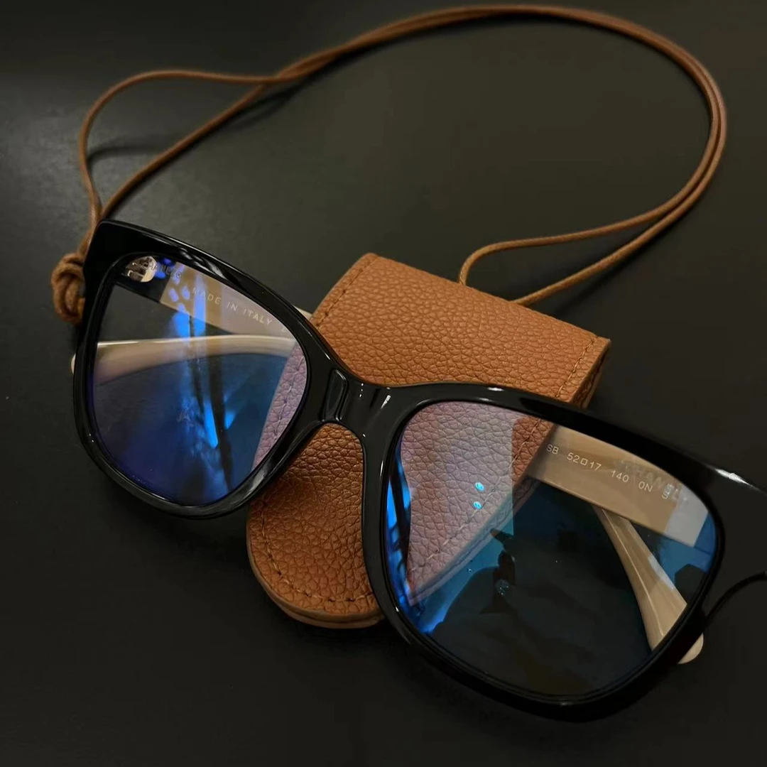 挂脖磁吸眼镜夹多功能pu收纳架简约复古