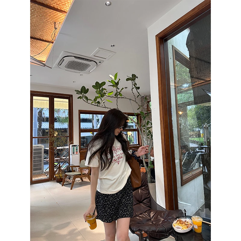 【涂鸦少女】印花 短袖