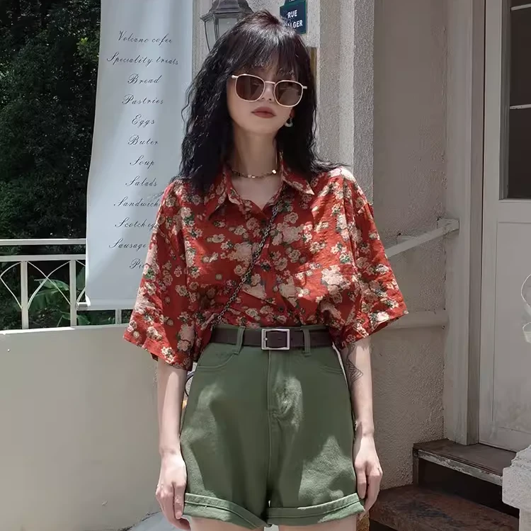 新款薄款港风复古花衬衫女夏季设计感小众短袖港味印花衬衣上衣潮