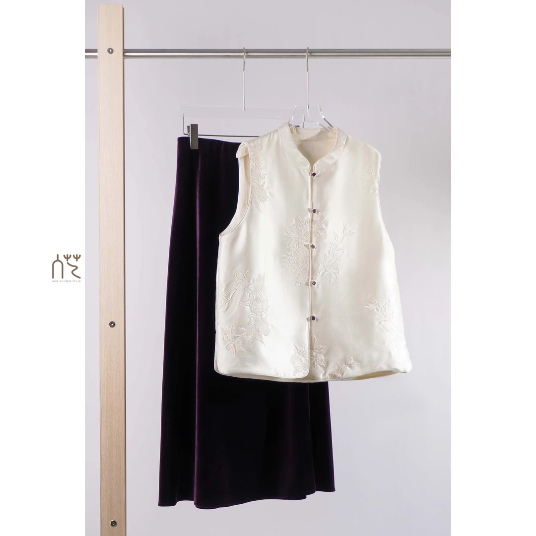 855【现48 I紫玉升烟】kk新中式 缎面刺绣玉石扣马甲套装 RY24034