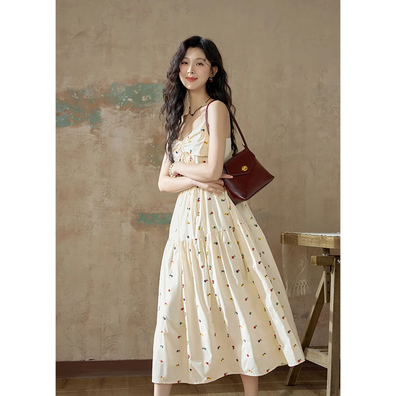 谜秀新品吊带连衣裙温柔甜美减龄碎花春秋性感夏季少女外穿法式