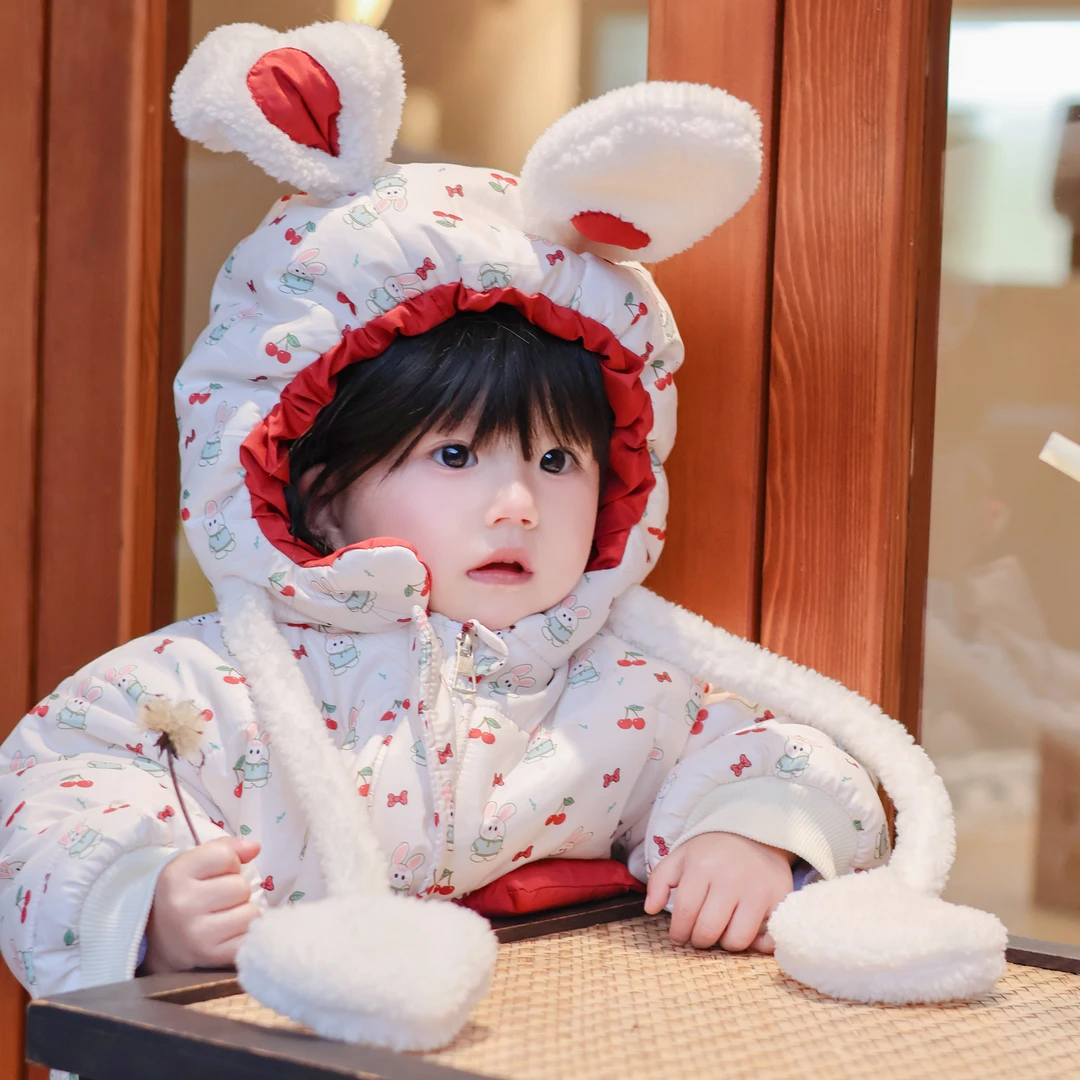 婴儿厚棉衣兔耳朵新生儿衣服冬季保暖连帽加绒加厚宝宝连体衣洋气