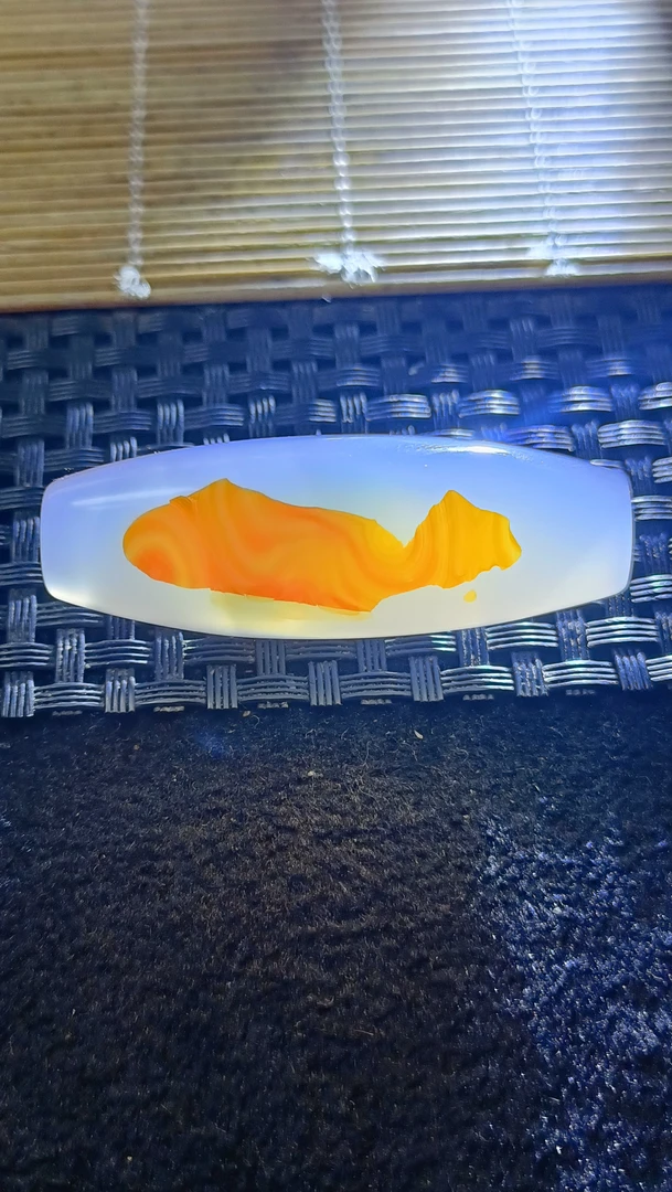 天然玛瑙象形珠子黄金鱼