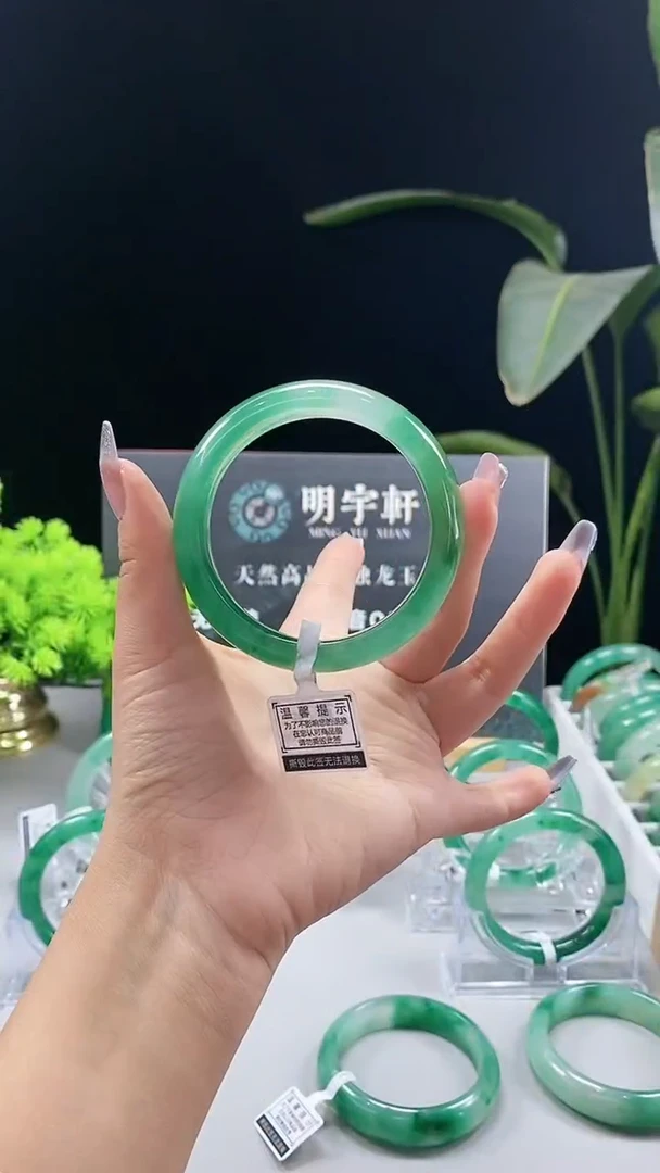 【闪购商品】石英质玉手镯未镶嵌手镯