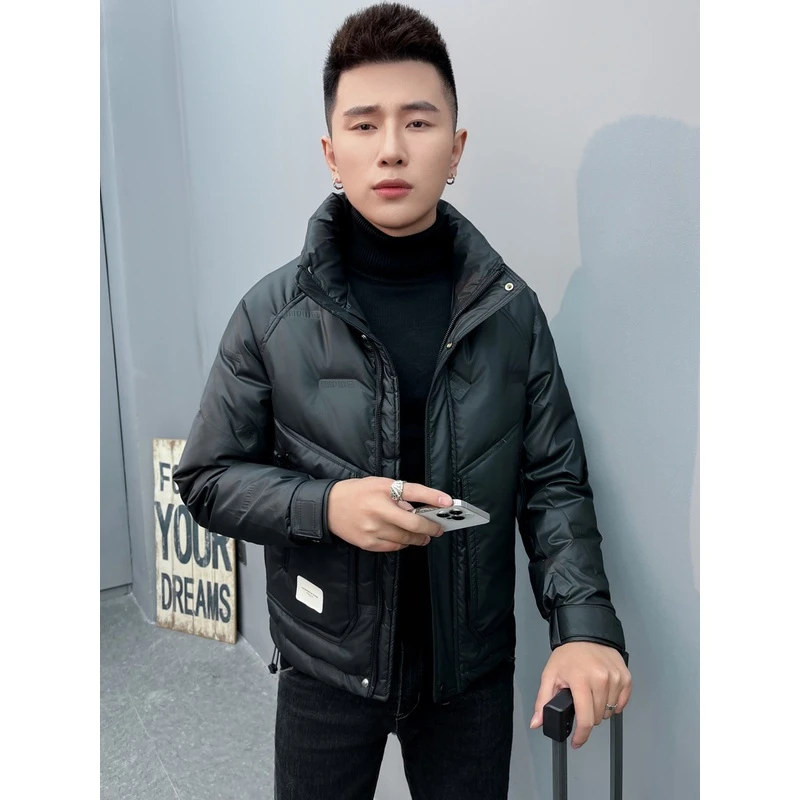 冬季白色轻薄羽绒服男款潮牌帅气2025年新款男士鸭绒保暖短款外套