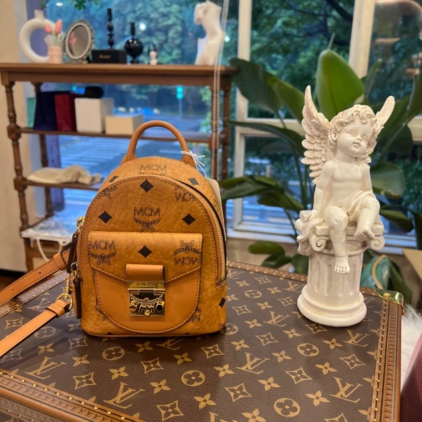 95新 MCM 大有/mcm斜挎手机包少一跟肩带/LB