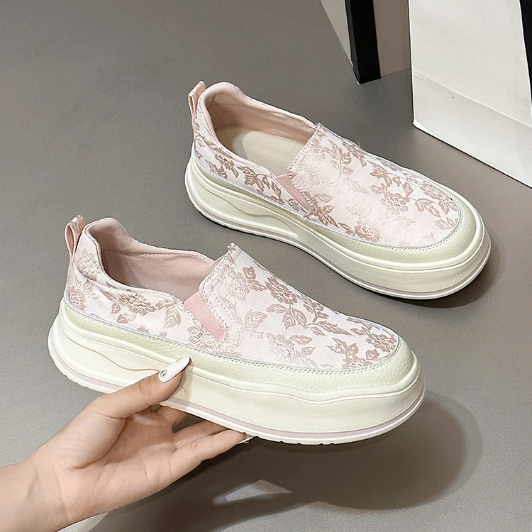 万达撤柜新中式女鞋子2025秋新款免系带丝绸缎面帆布鞋浅口乐福单