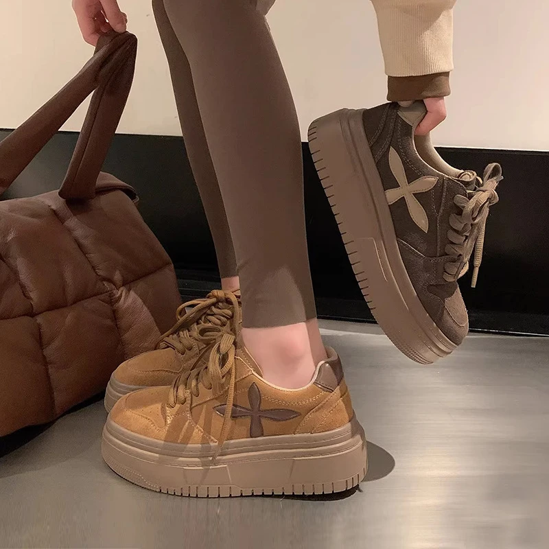 万达撤柜头层牛皮板鞋女鞋秋季厚底增高面包鞋休闲松糕港风增高鞋