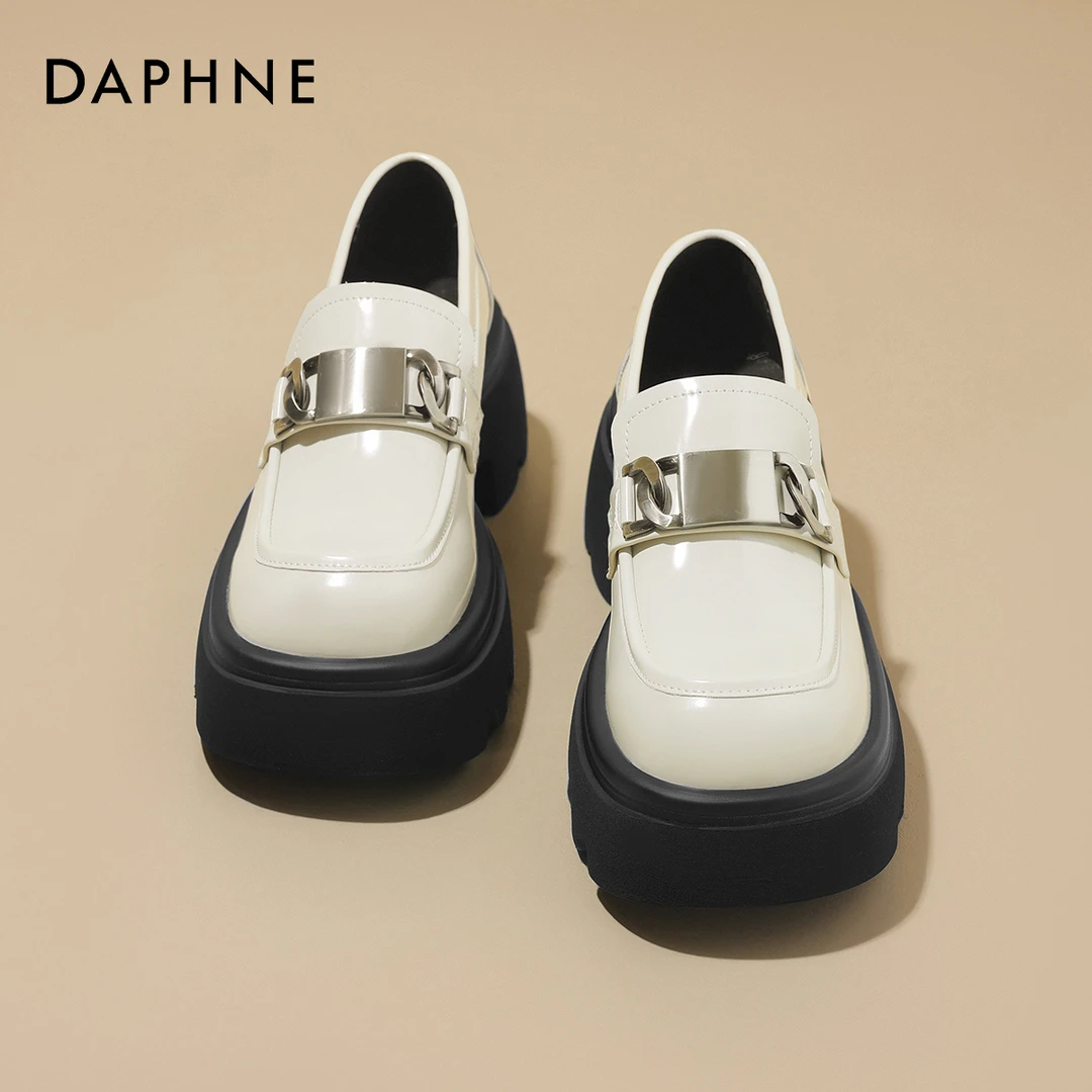 达芙妮黑色漆皮乐福鞋百搭2024夏季松糕鞋小圆头真皮胖脚宽脚女鞋