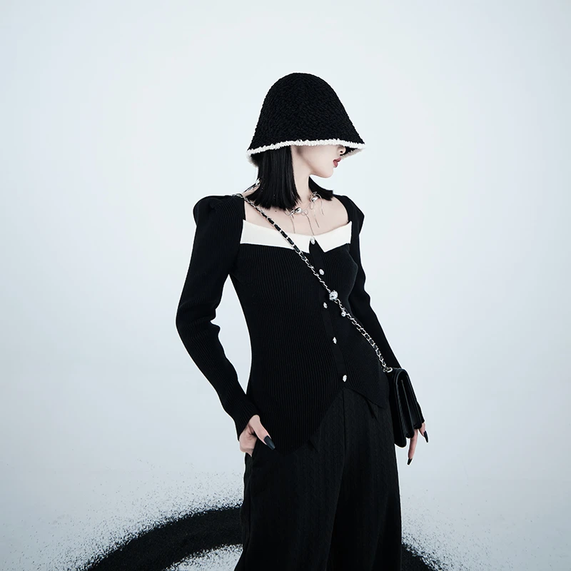 CHICSKY【宸光】 法式方领修身针织毛衣女秋冬复古气质上衣高级感