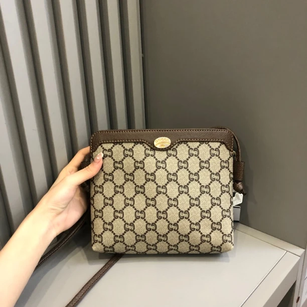 95新 GUCCI/古驰 兔兔奢/古驰斜挎包/240407005