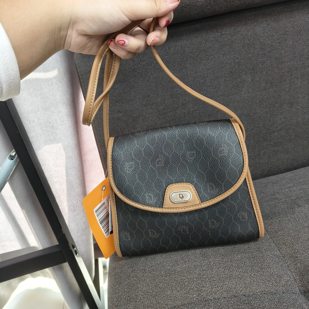 95新 DIOR/迪奥 兔兔奢/迪奥斜挎包/240719140