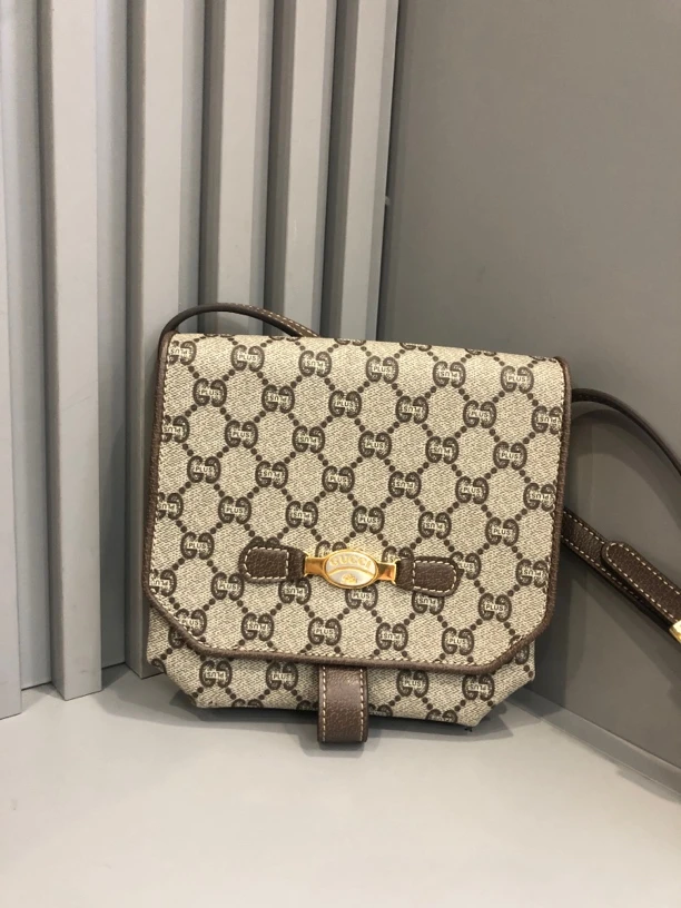 95新 GUCCI/古驰 兔兔奢/古驰斜挎包/240508024
