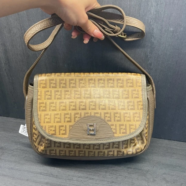 95新 FENDI/芬迪 小琪/芬迪米花小马鞍包/240427020