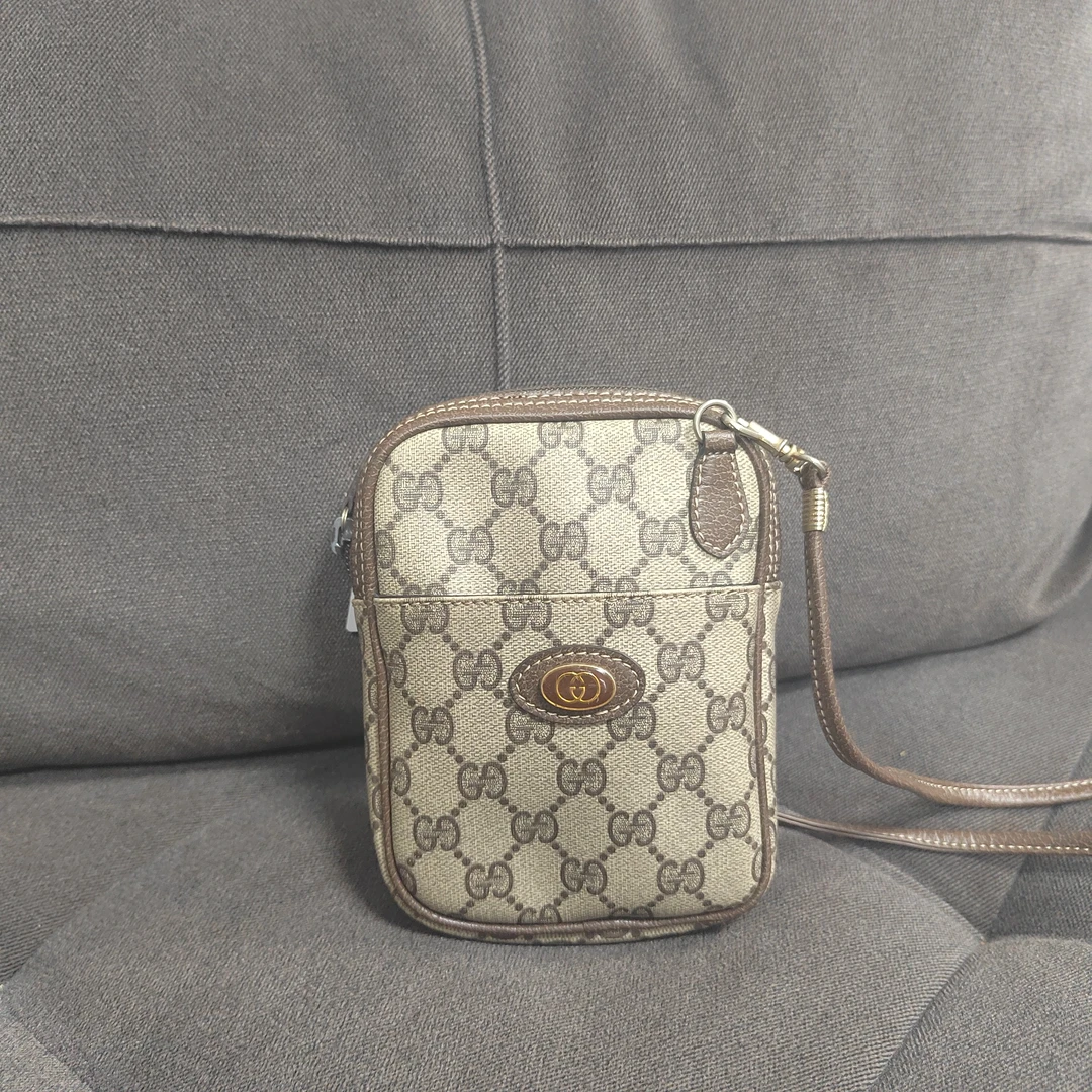 95新 GUCCI/古驰 兔兔奢/古驰斜挎包/240508040