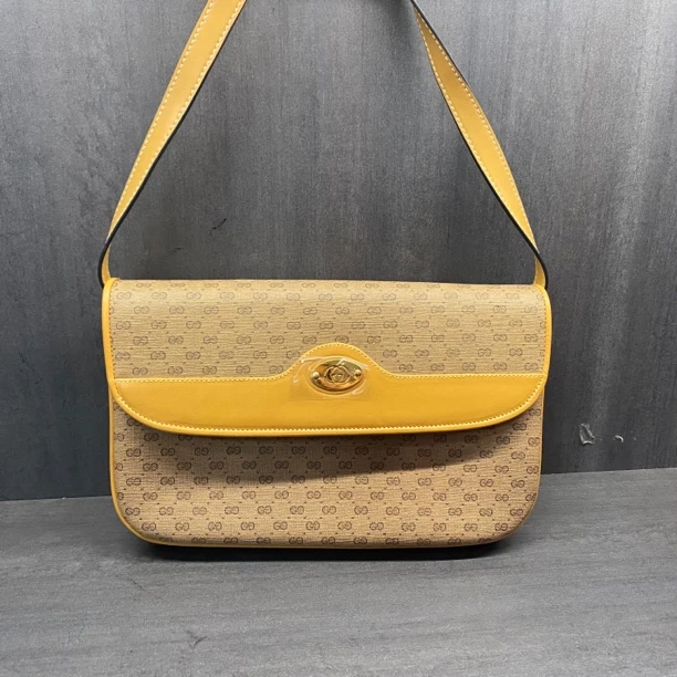 95新 GUCCI/古驰 兔兔奢/古驰斜挎包/240610032