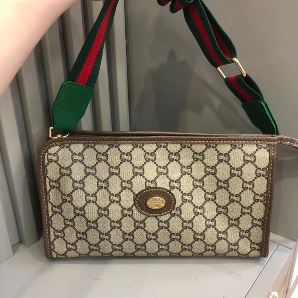 95新 GUCCI/古驰 兔兔奢淼淼/古驰洗漱包/240518065