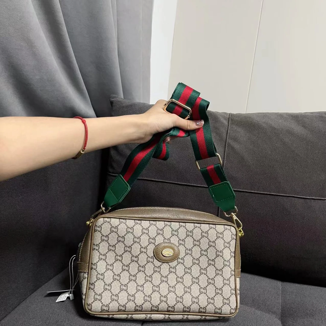 95新 GUCCI/古驰 兔兔奢/古驰斜挎包/240619051
