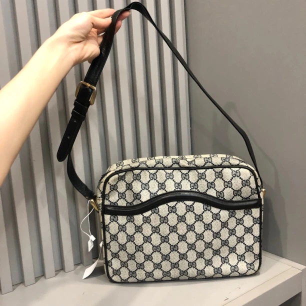 90新 GUCCI/古驰 兔兔奢/古驰斜挎包/240610091