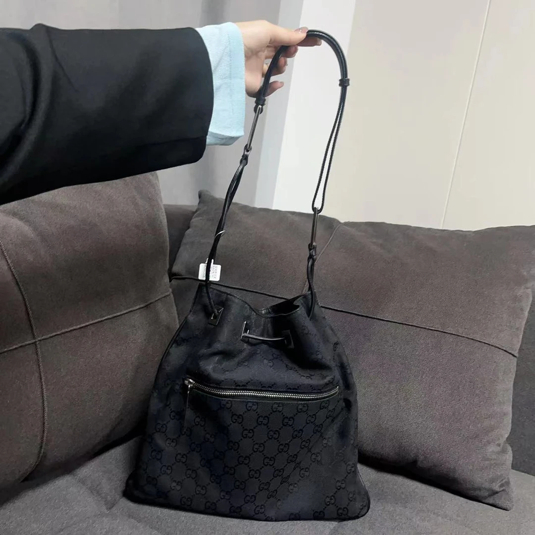 95新 GUCCI/古驰 兔兔奢轩轩/古驰斜挎包/240427062