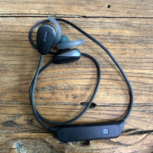 9新 Sony/索尼 SP600n蓝牙线挂式耳机