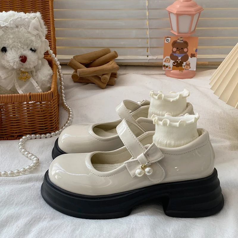 白色珍珠法式玛丽珍鞋女2025新款秋冬百搭浅口粗跟圆头厚底小皮鞋