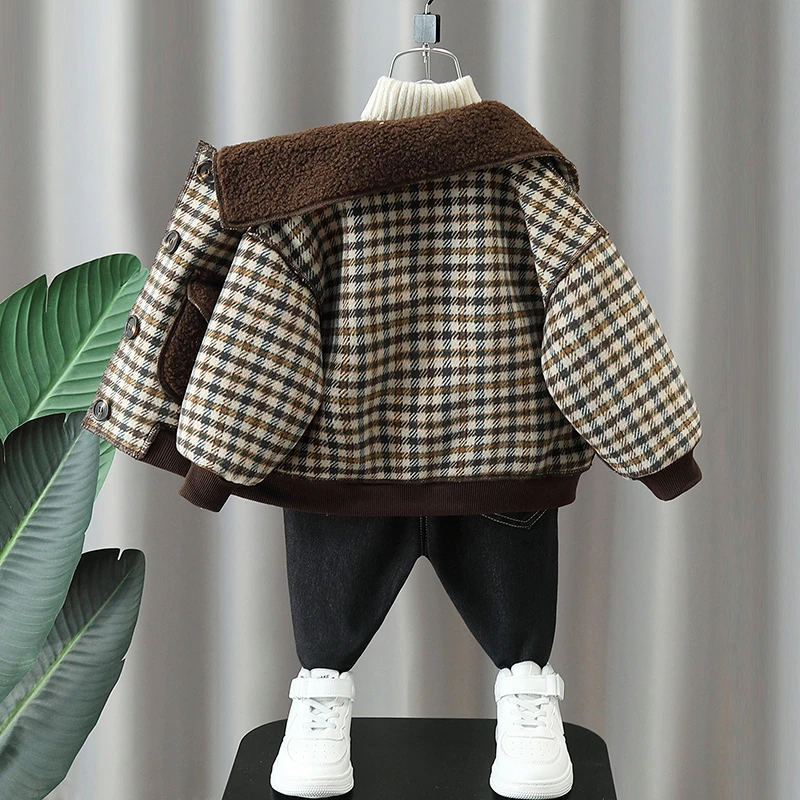 男童羊羔绒外套秋冬装宝宝春季加绒加厚呢子上衣儿童时髦格子衣服