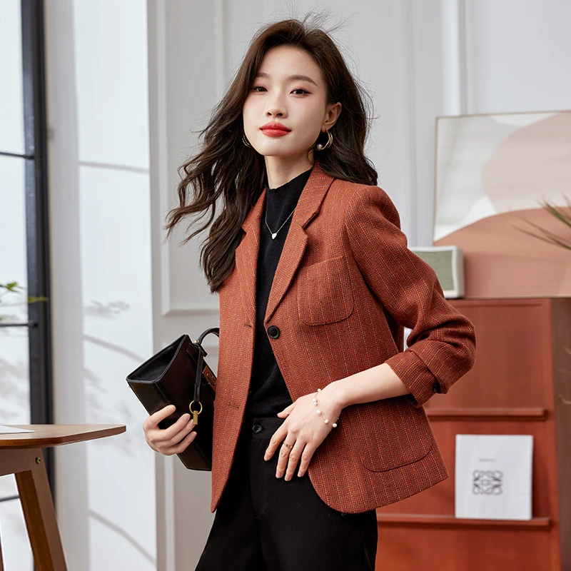 咖色休闲西装外套女秋季小个子2025新款高级感短款条纹小西服上衣