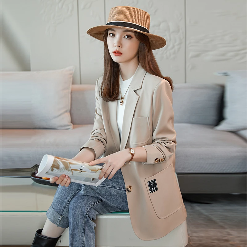 卡其色西装外套女春秋2023新款高级感炸街休闲韩版宽松大码小西服